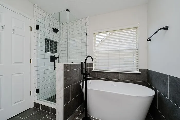 5896 Hollow Oak Trl — Photo 18