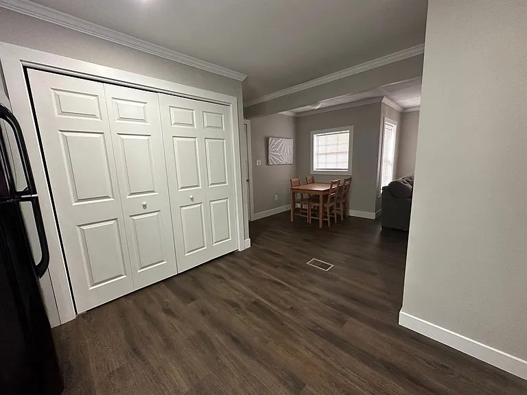 3 bed, 1.0 bath, 1000 sqft, $1,850 — Photo 22