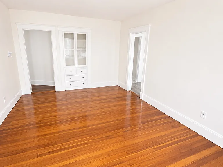 17-19 Lowe St #1 — Photo 6