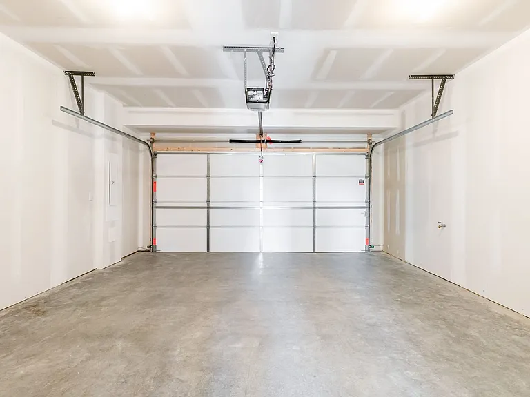 7843 Briarwood Dr — Photo 23
