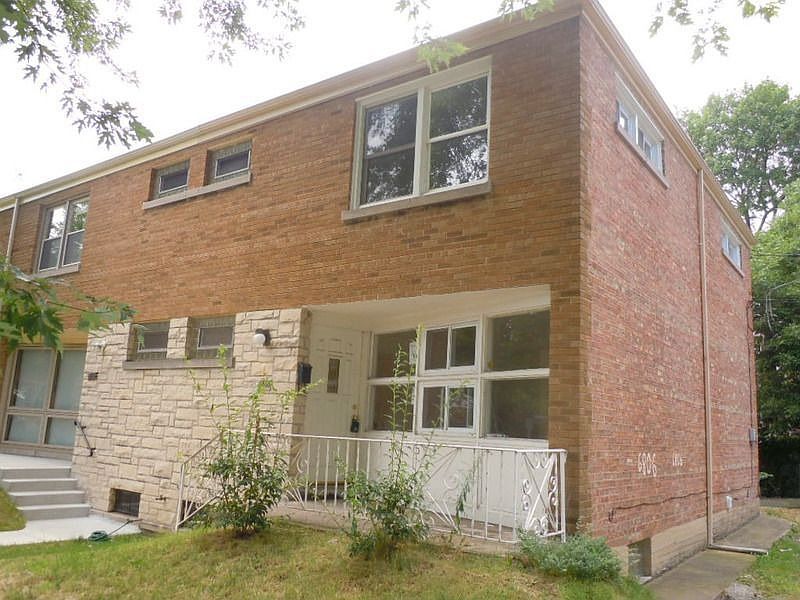 Front View of Brick Townhouse