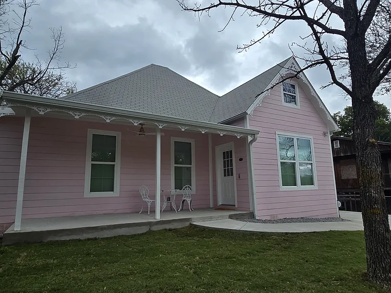 401 E Chestnut St — Photo 22
