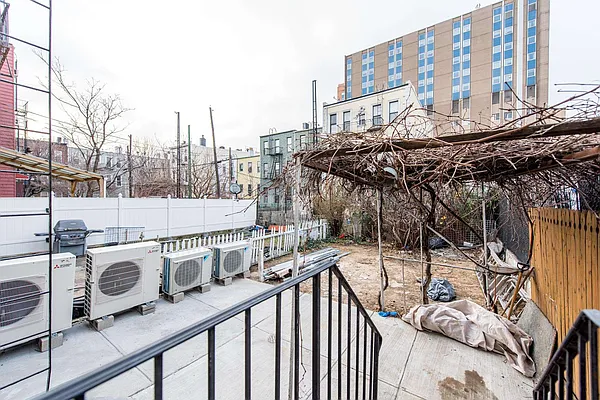 Rented by Nooklyn NYC LLC | media 51