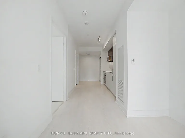 308 Jarvis St #404 — Photo 4