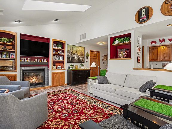 4th image of 8233 Midland Rd