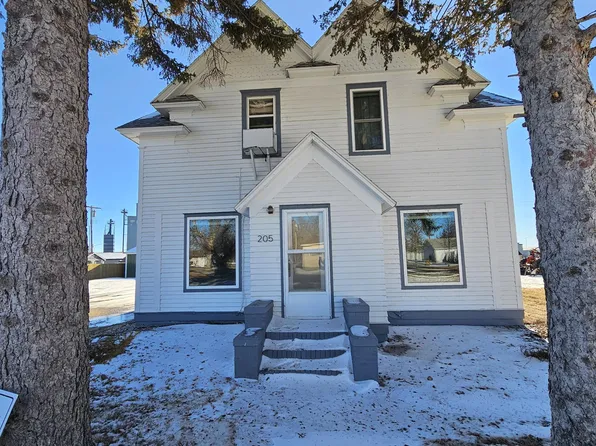 205 2nd Ave NE, Herreid, SD 57632