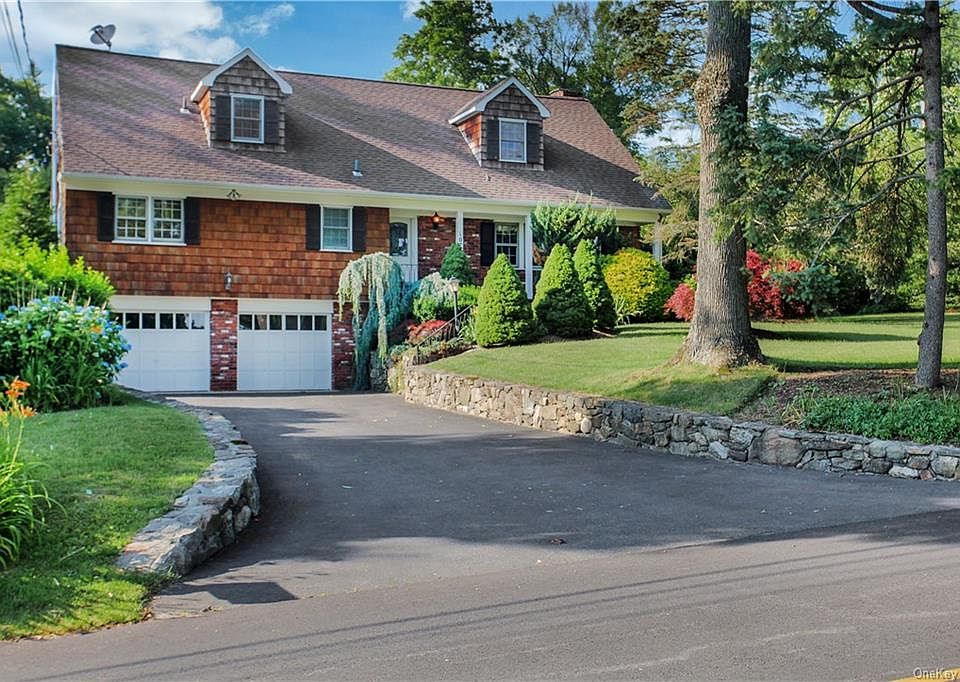 1st image of 107 Westlake Dr