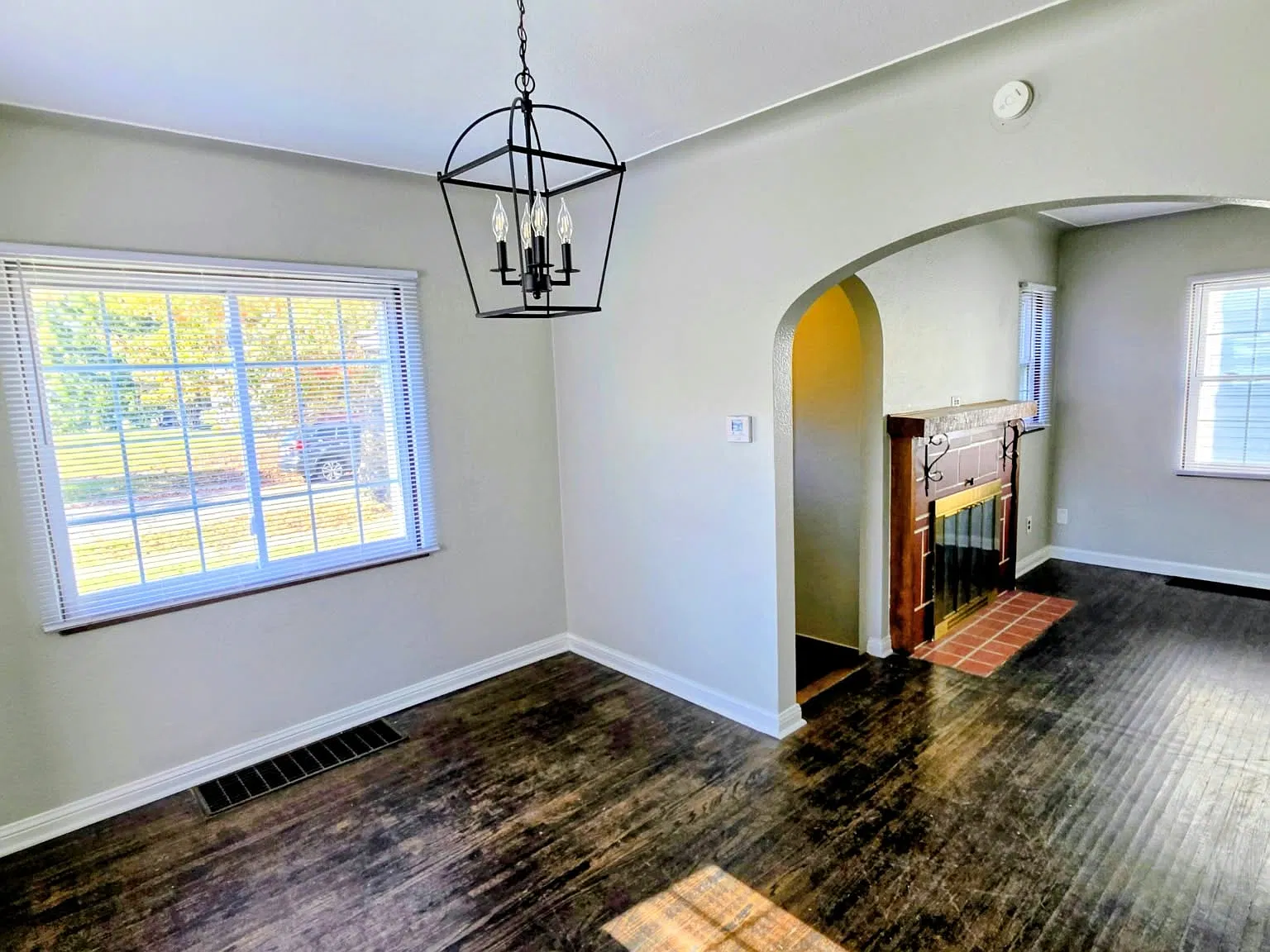 655 Caswell Ave — Photo 4