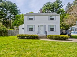 143 Sycamore St, Holyoke, MA 01040