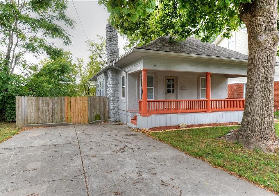 1st image of 1011 W White Oak Dr