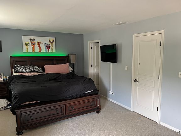 5th image of 1009 Reserve Dr