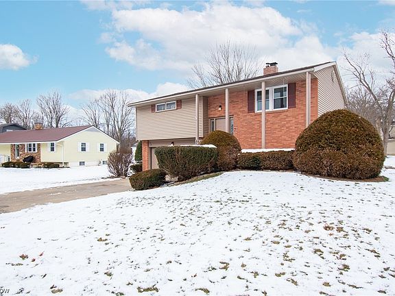 2nd image of 376 Kingwood Dr