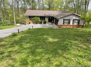 4113 Emma Lou Dr, Floyds Knobs, IN 47119