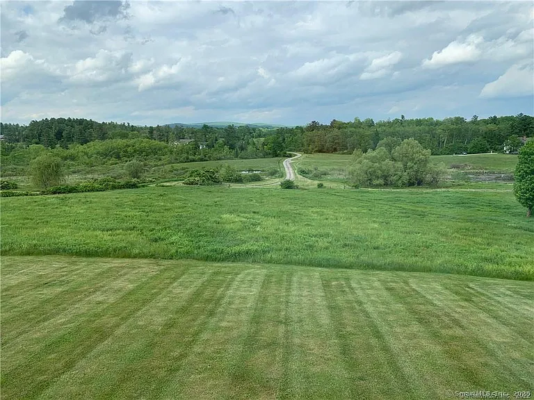 120 Lime Rock Rd — Photo 8
