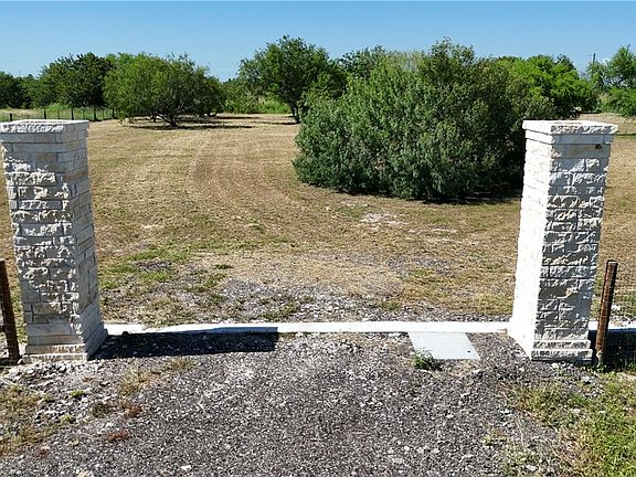 3rd image of 713 Ocanas Rd