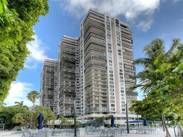 2333 Brickell Ave, Miami, FL