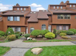 145 Swan Ln #145, Poughkeepsie, NY 12603
