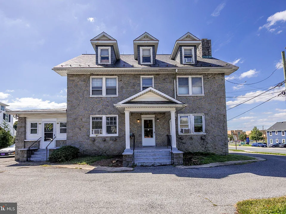 502 S Main St #2