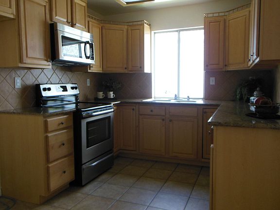 Granite & New Appliances 