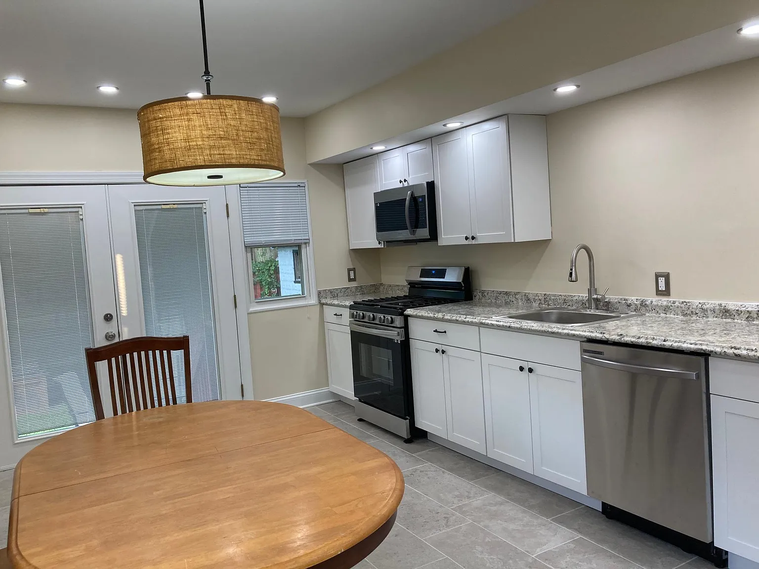2 bed, 1254 sqft, $2,200 — Photo 1