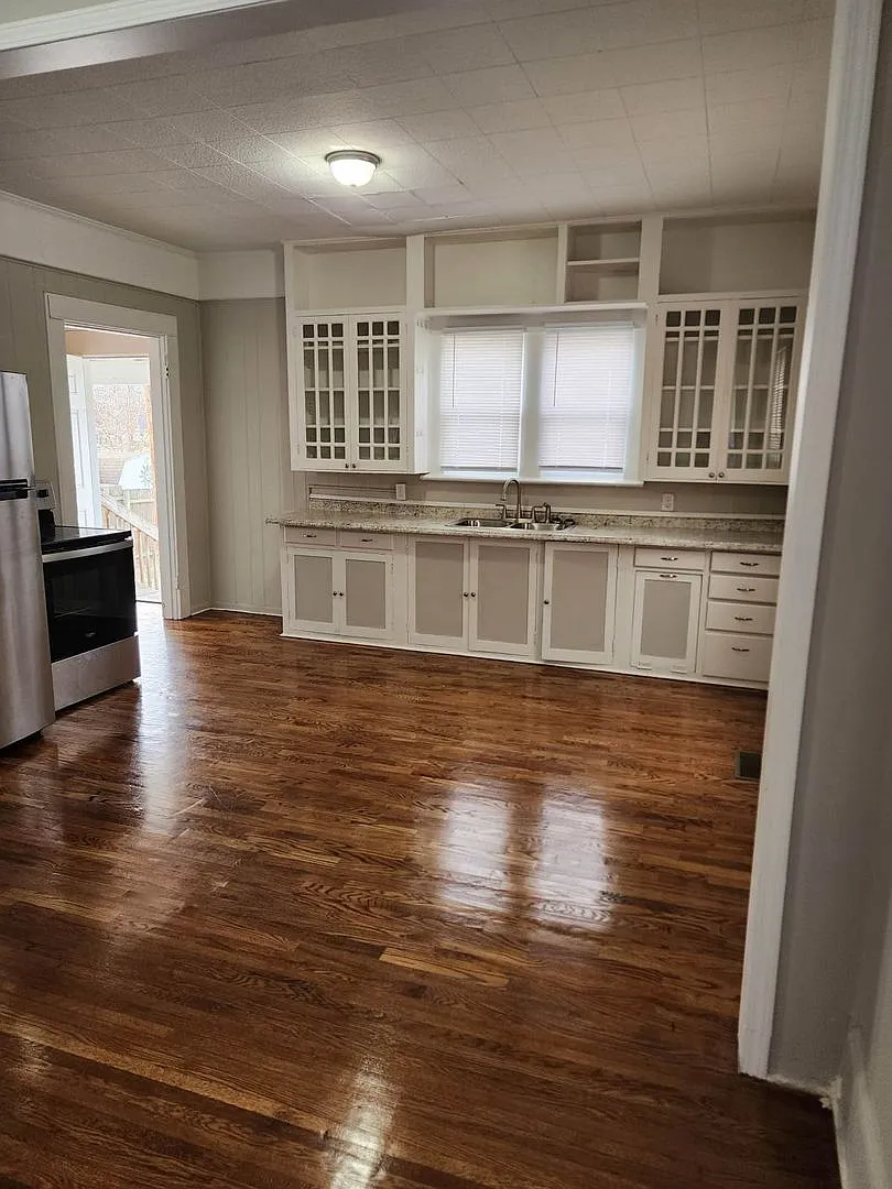 3001 Clark Street — Photo 1
