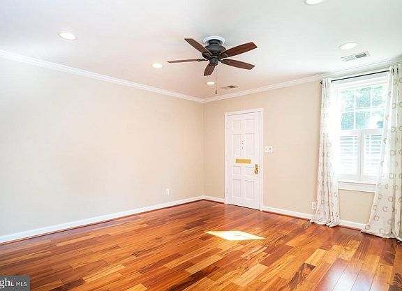 4th image of 1300 S Barton St Unit 340
