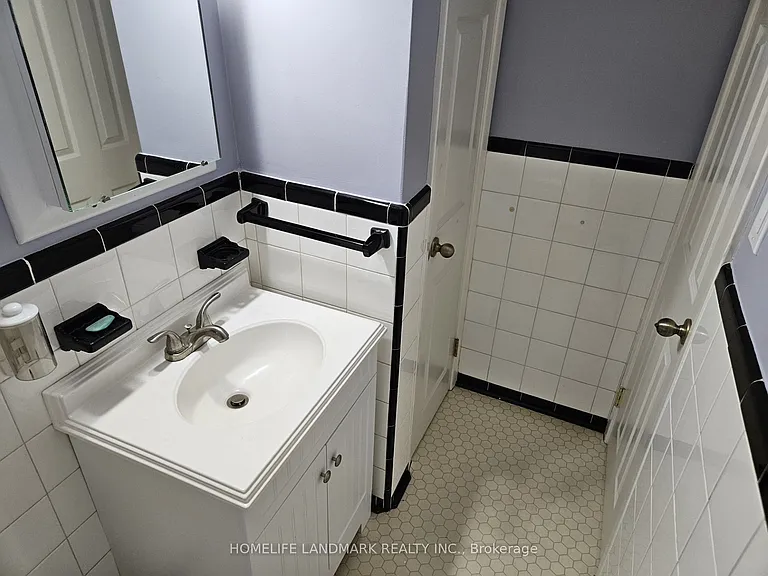 147 Fitzgibbon Ave #MAIN — Photo 12