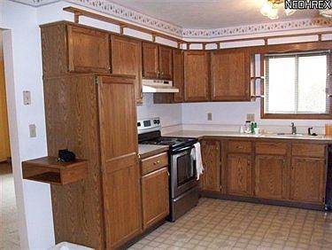 3rd image of 660 Cathyann Dr