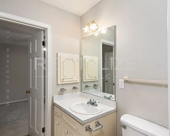 962 Lansdale Ct — Photo 46