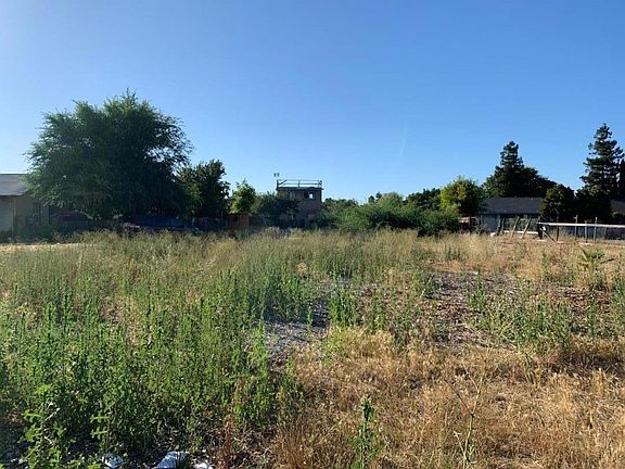 4th image of 2492 McLaughlin Ave