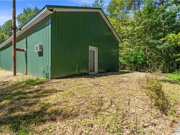 167 Creek Valley Rd, Ford City, PA 16226