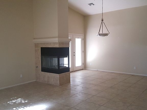 3rd image of 3760 Hiawatha Dr Unit 101
