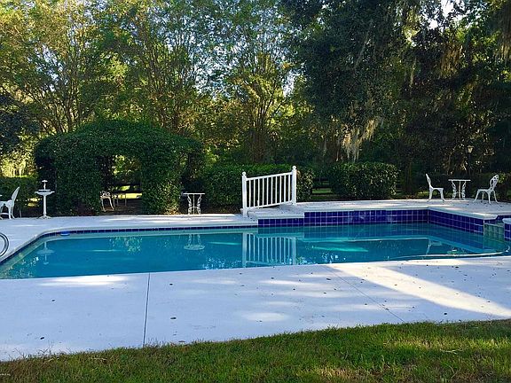 3rd image of 8025 NW 120th St