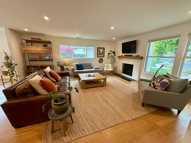 1024 Palermo Dr — Photo 8