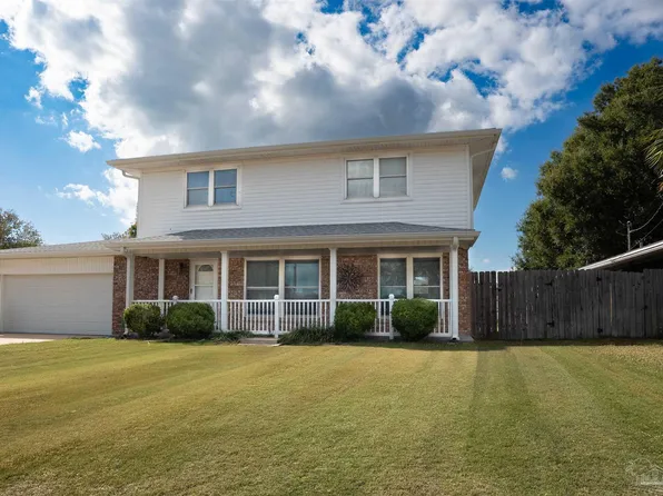 12 W Casa Loma Dr, Mary Esther, FL 32569