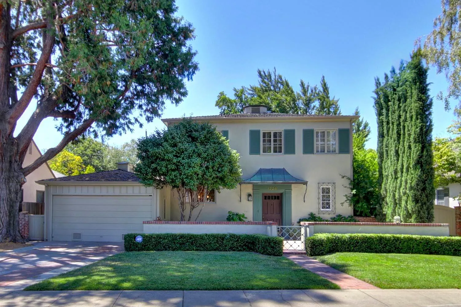 1226 Robertson Way photo 1