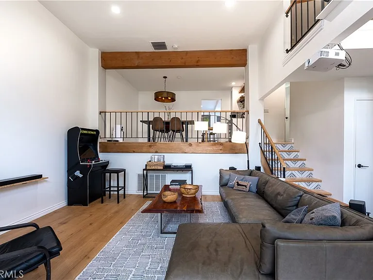 21500 Califa St — Photo 2