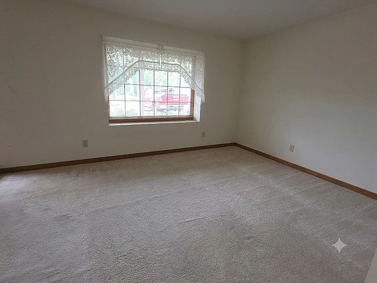 42 Cavalier Ct — Photo 4