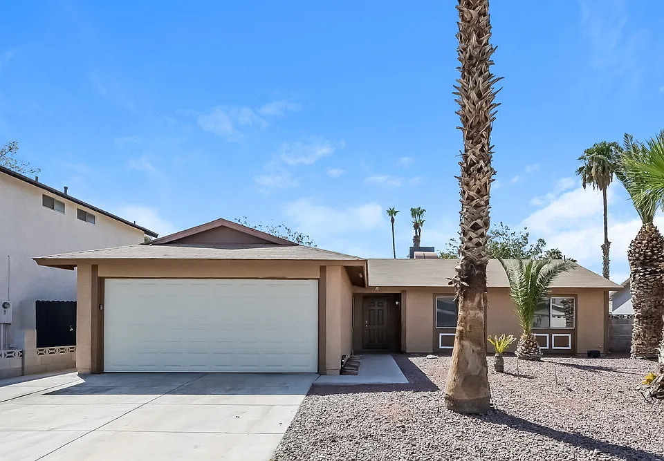1555 Calabria Dr