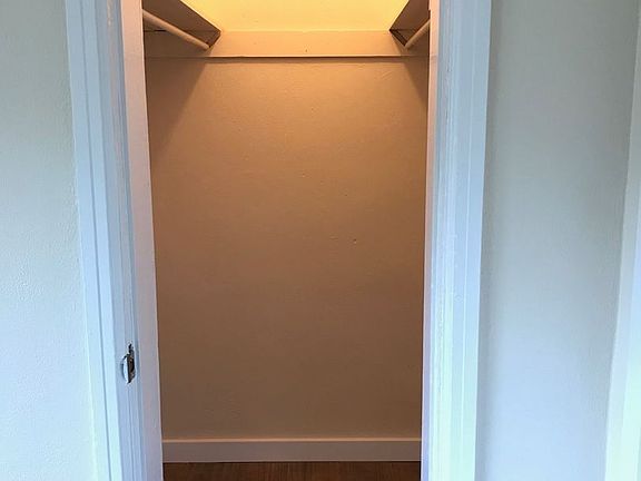 5th image of 154 Westview Ave APT 8