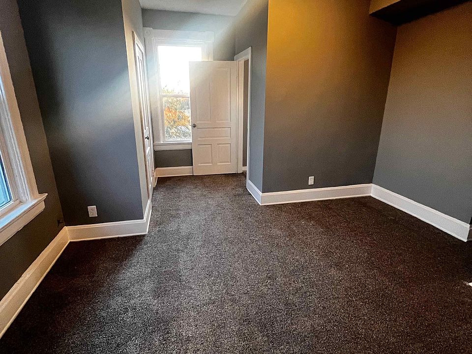 2nd image of 4404 Vine St #2
