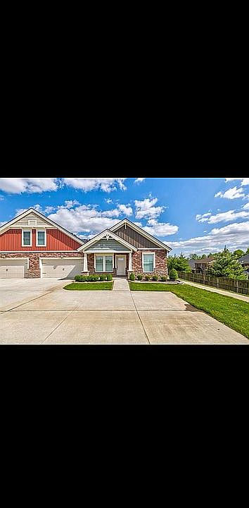 1st image of 4466D Springhill Dr