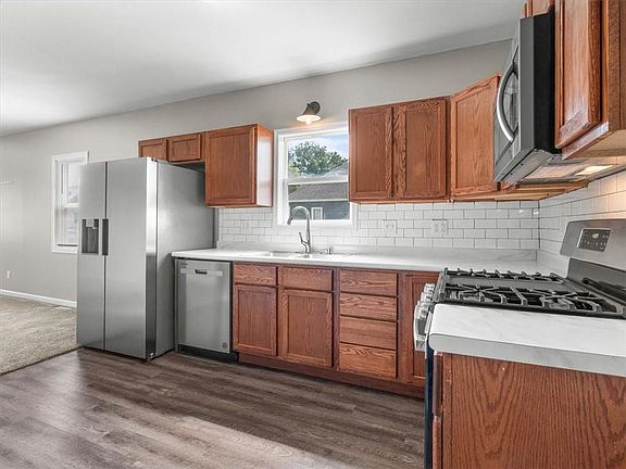 5th image of 6416 Carnegie St