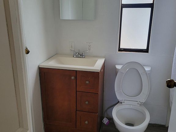 5th image of 1720 NW 38th Ave Unit 4B