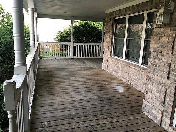 5th image of 817 Harlan Dr