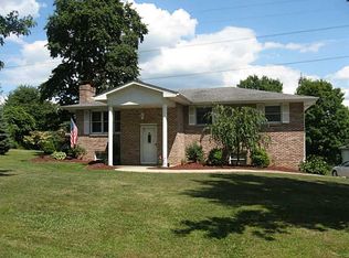 46 Colwell St, Burgettstown, PA 15021