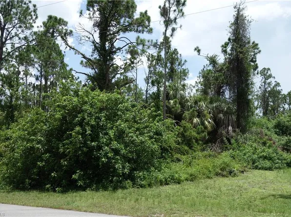 1240 Chrisholm St E, Lehigh Acres, FL 33974