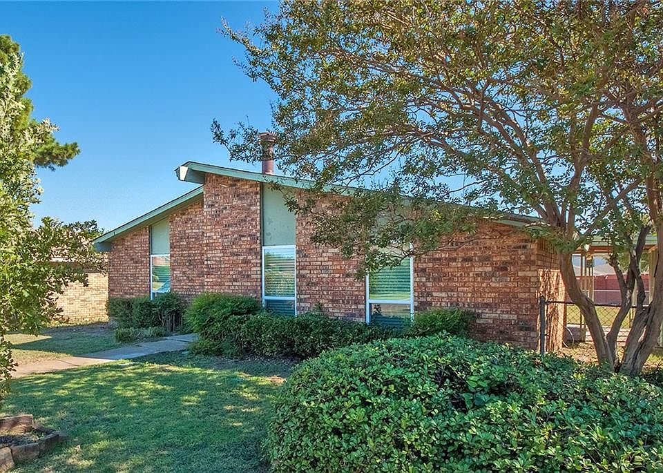 1st image of 2806 White Gum Ln
