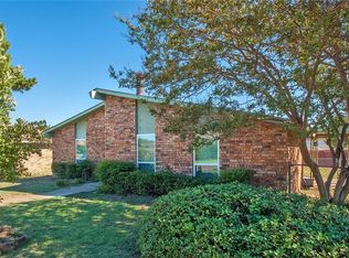 2806 White Gum Ln, Garland, TX 75044