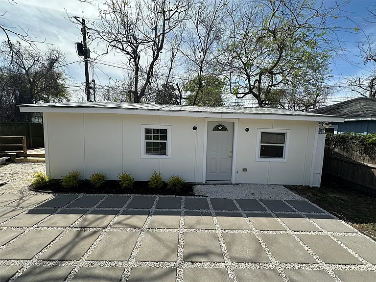 4109 Edison St — Photo 2